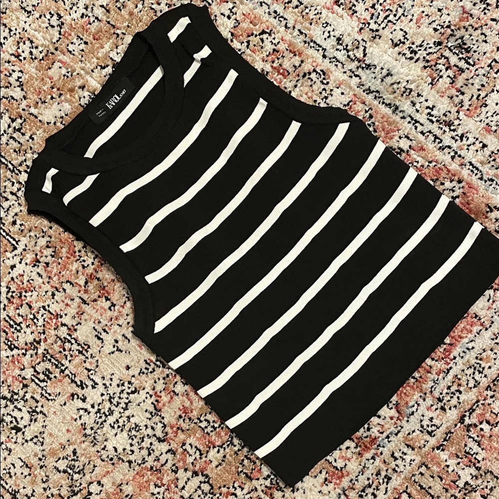 Black and white tank top